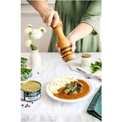 Hovädzie líčka na červenom víne